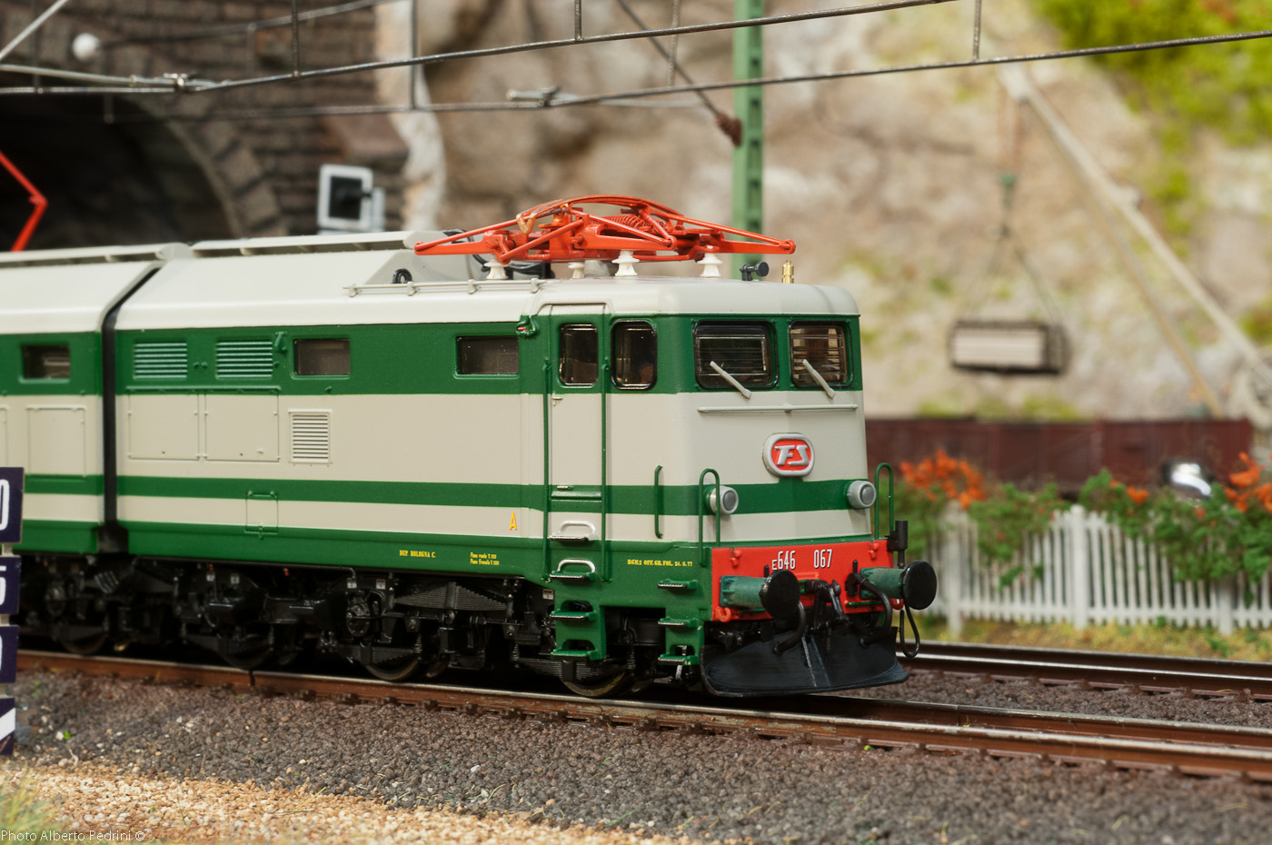 I Treni 121 1991 prove e misure locomotiva E 646 ROCO 